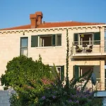 4b - Two Bedroom With Balcony Апартаменты *