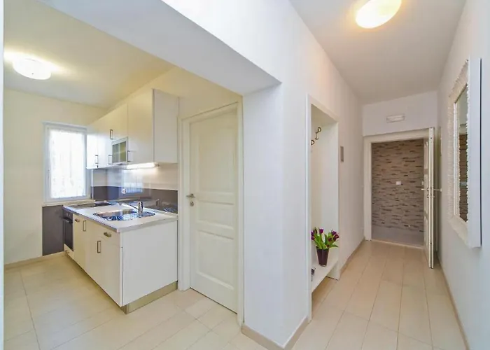 4b - Two Bedroom With Balcony * دوبروفينك