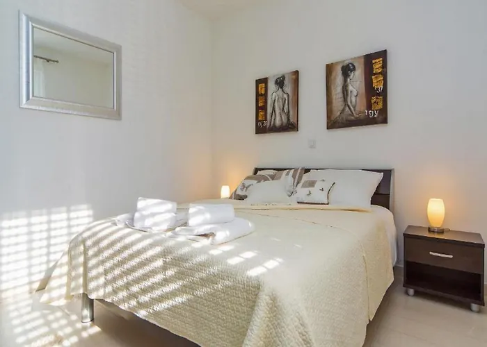 4b - Two Bedroom With Balcony *