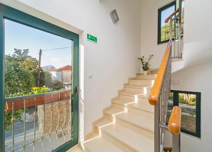 4b - Two Bedroom With Balcony شقة