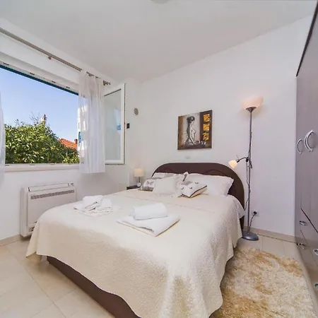 4b - Two Bedroom With Balcony