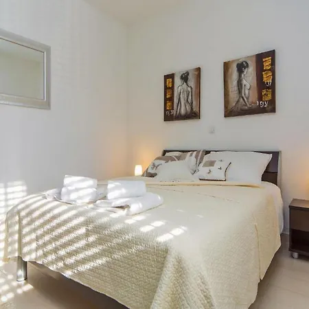 4b - Two Bedroom With Balcony *