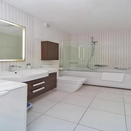 4b - Two Bedroom With Balcony * Dubrovnik