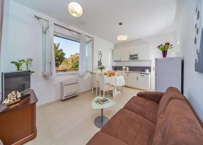 4b - Two Bedroom With Balcony